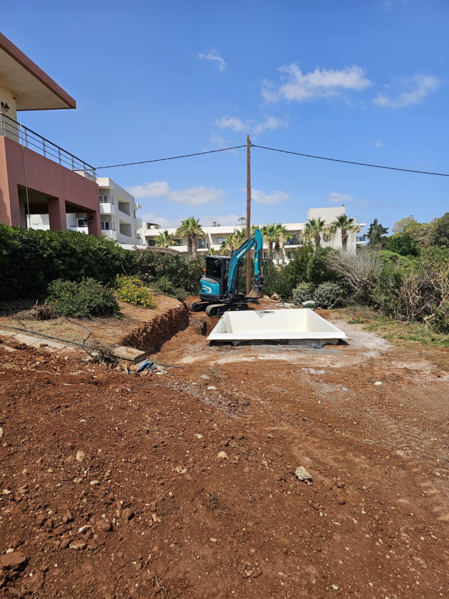 ΕΣΚΑΦΗ ΚΑΙ ΤΟΠΟΘΕΤΗΣΗ ΠΙΣΙΝΑΣ